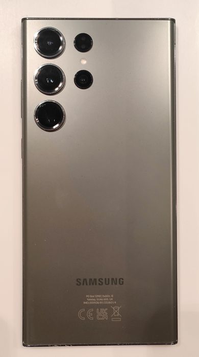 Samsung Galaxy S23 Ultra 256/8 GB sprawny, delikatna kreska na ekranie