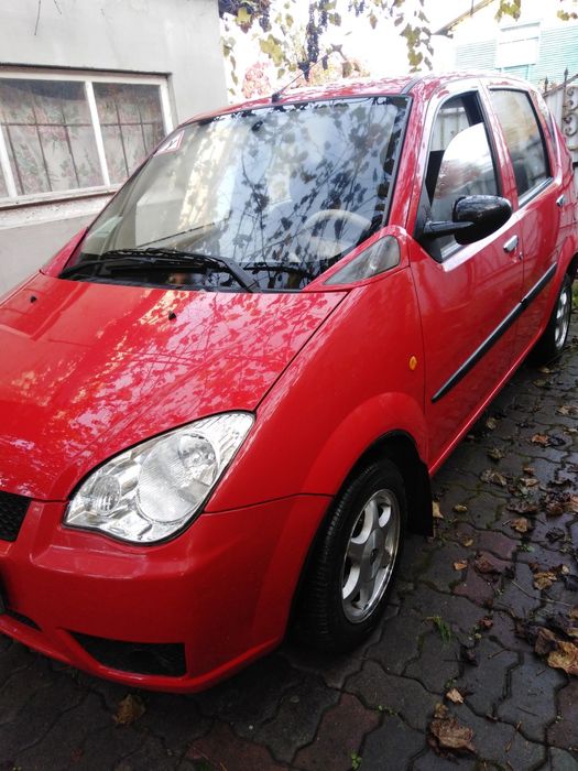 Автомобіль Hafei Lobo