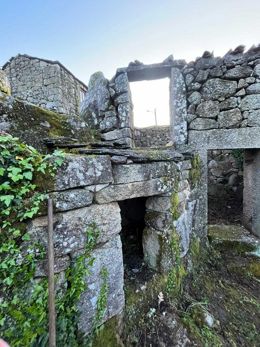 Casa em granito para restauro