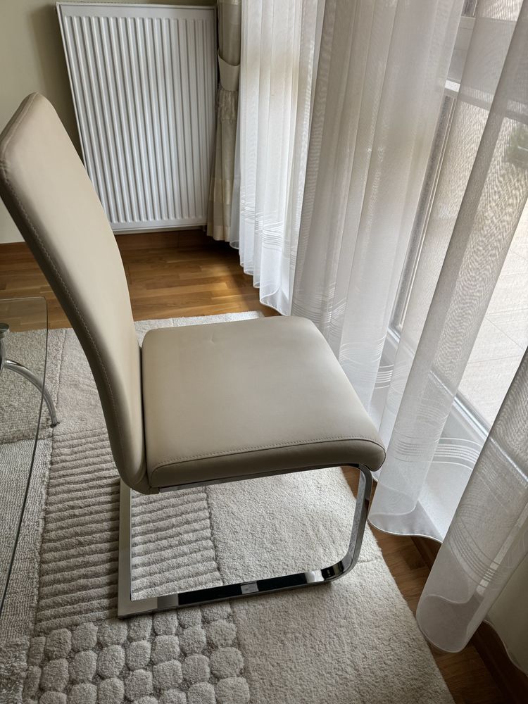 Krzesla do salonu.