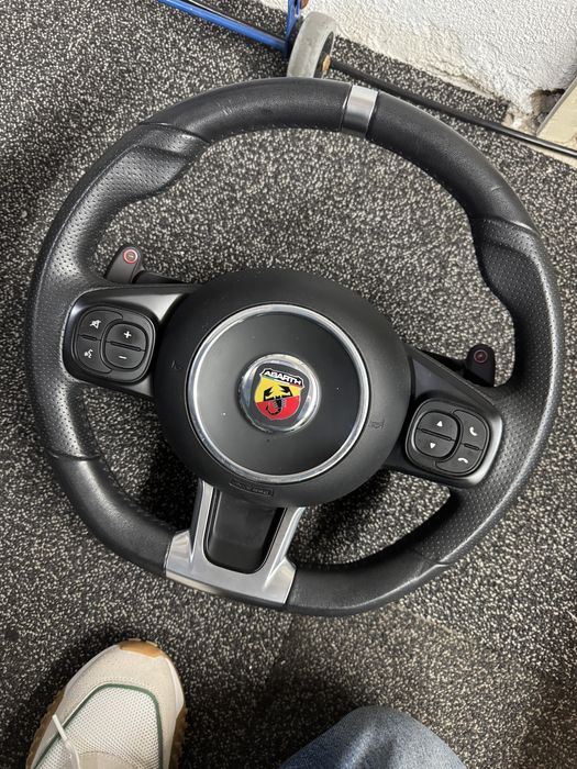 Volante Fiat / Abarth 500 com patilhas