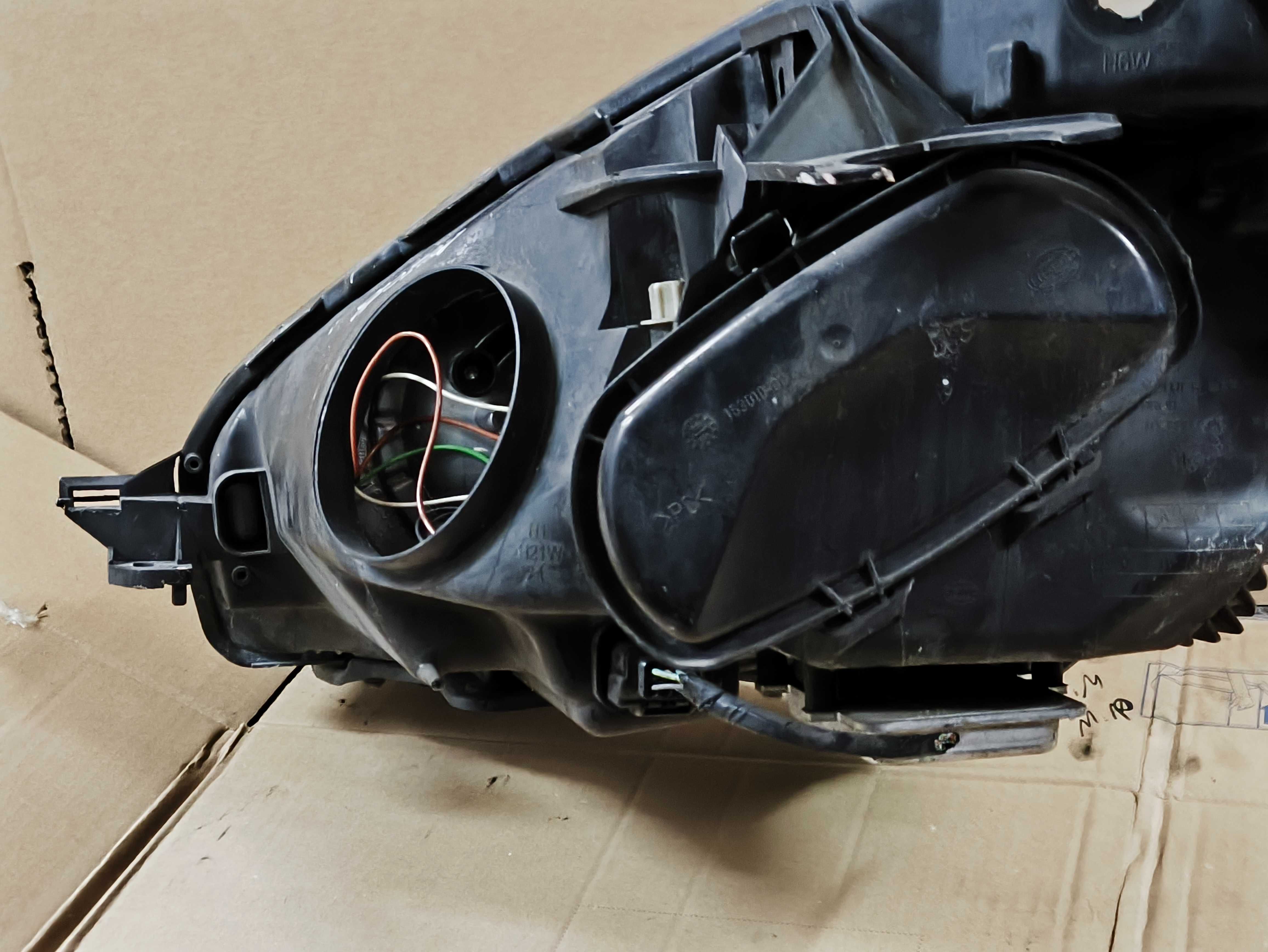 Lampa przednia prawa Citroen C4 Picasso I Xenon 162984/00 EU Siedlce