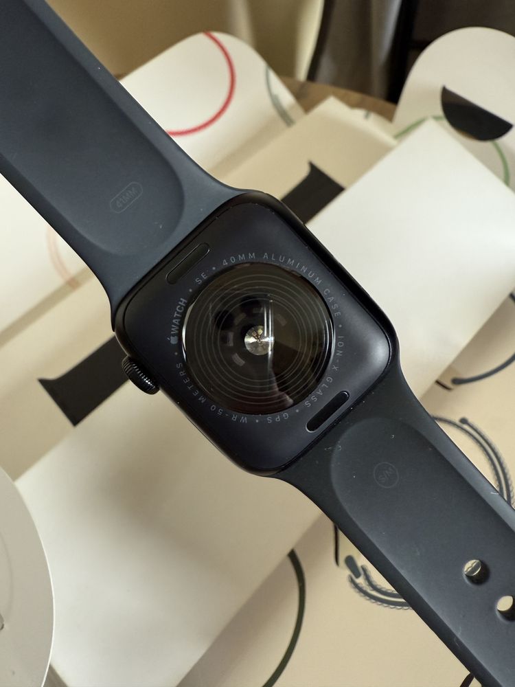 Apple Watch SE (2gen) 40 mm GPS jak nowy