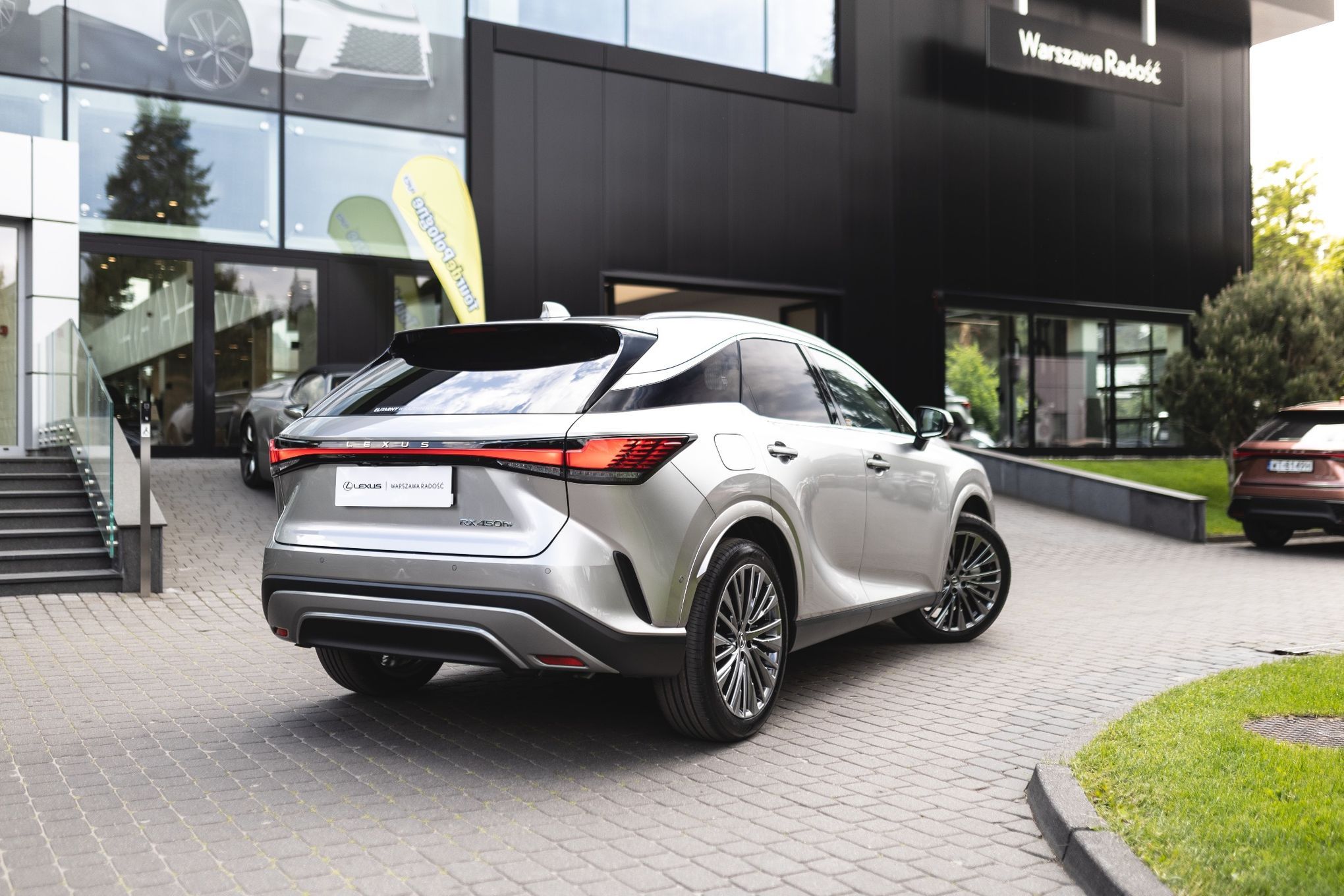 Lexus RX Lexus RX450h+ Omotenashi / 2025 / Od ręki! /