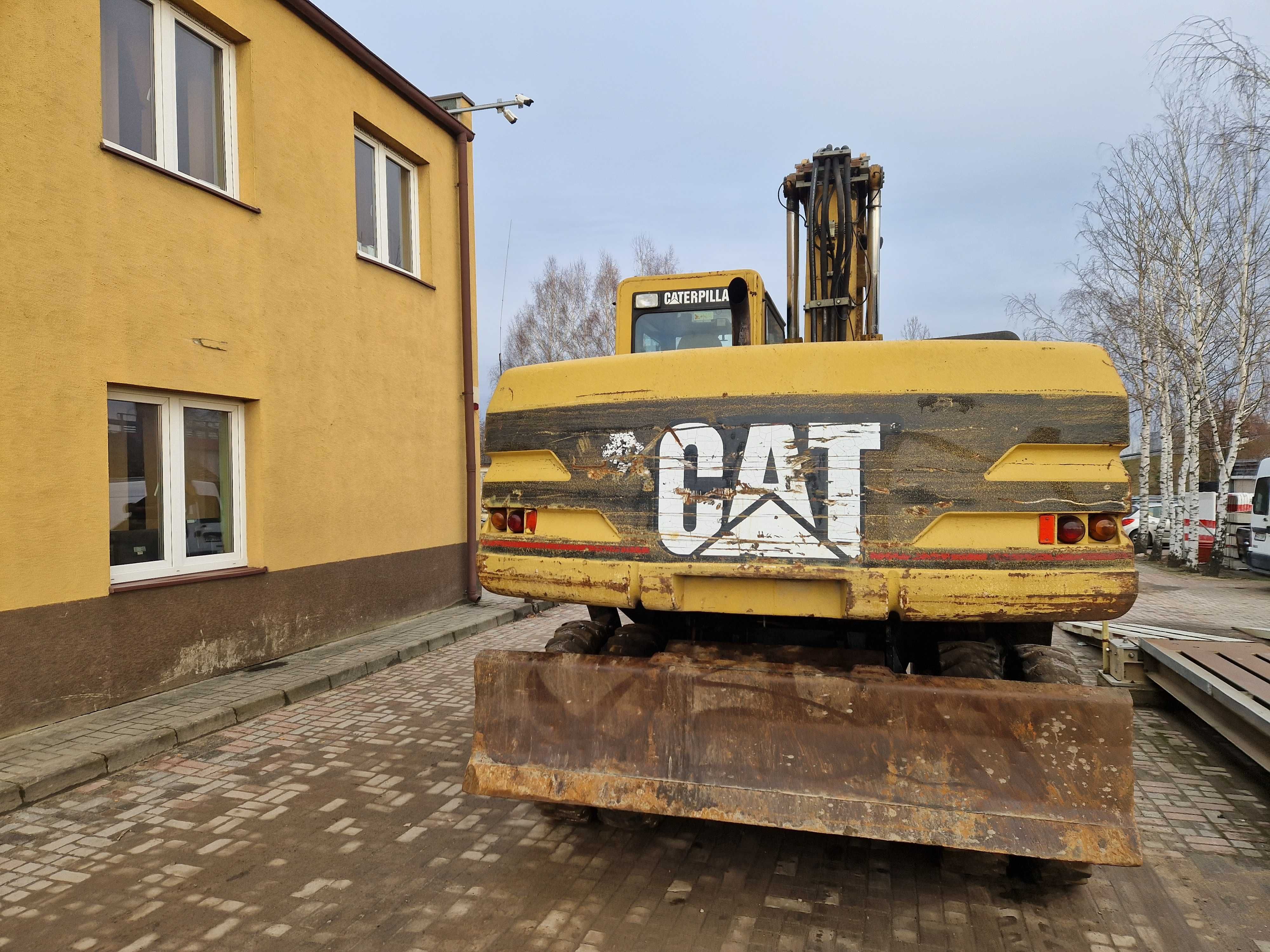 Koparka kołowa Caterpillar CAT M318