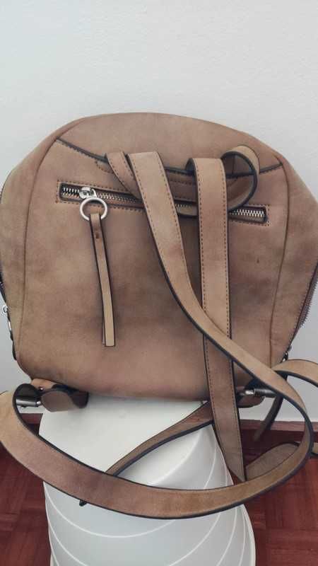 Mochila Parfois como nova