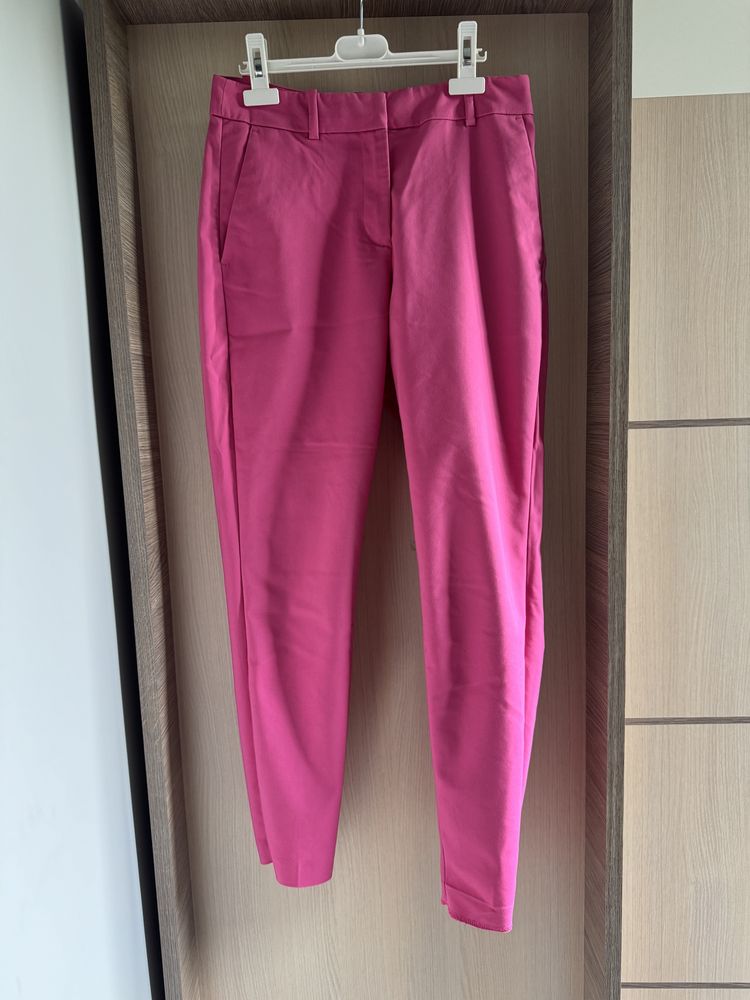 Eleganckie różowe spodnie H&M rozmiar m do garnituru