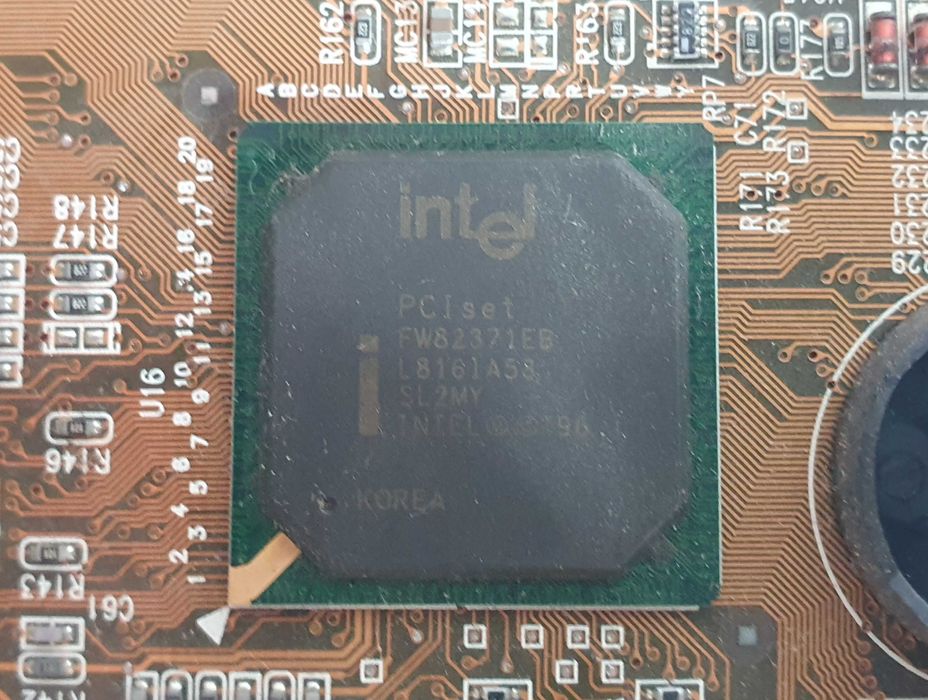 Motherboard vintage - ECS P6BX-A+ - Pentium 2
