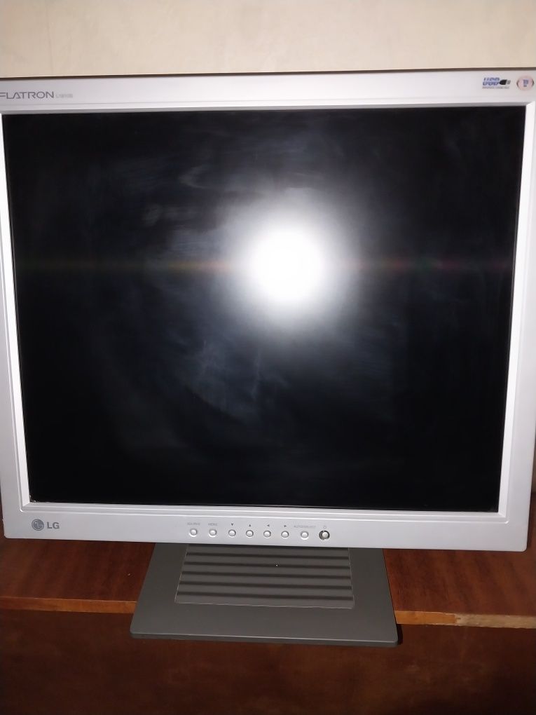 Монитор LG 1810B+Samsung