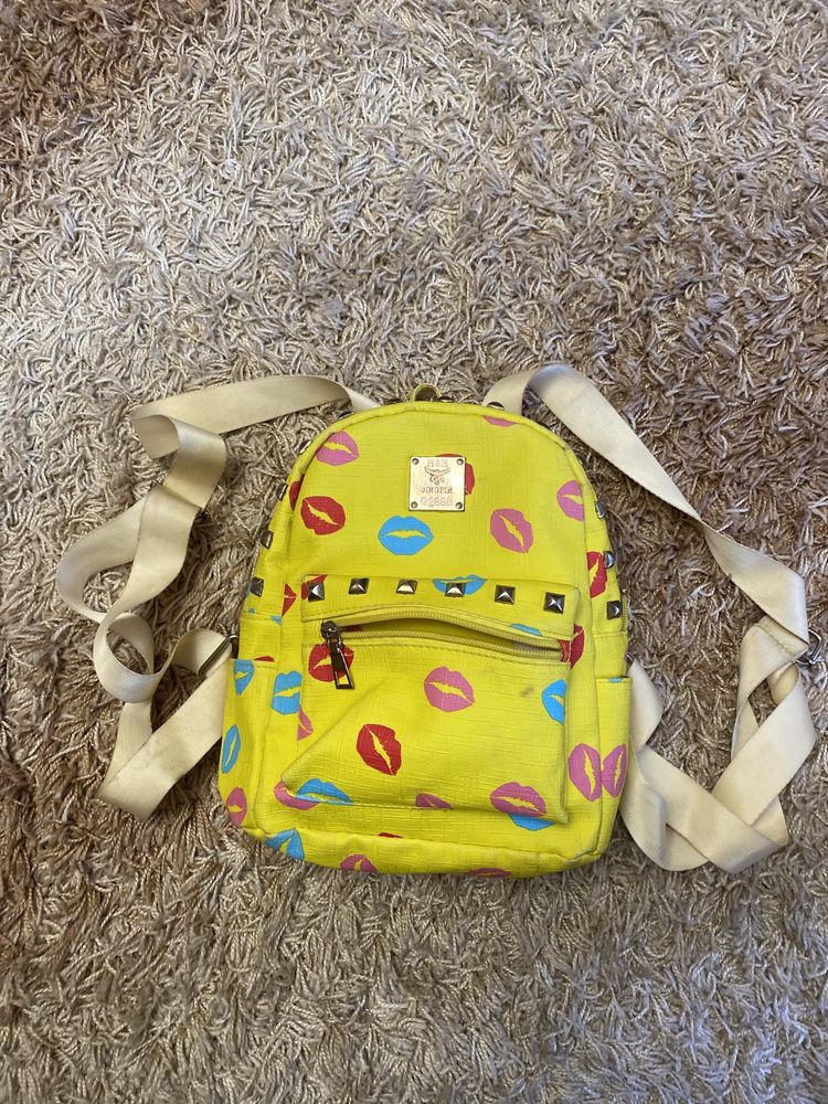 Маленький рюкзак для дівчаток