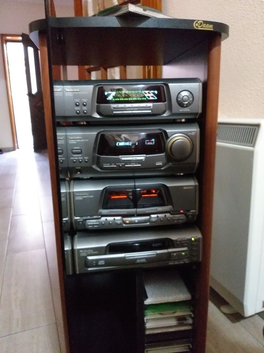 Hi-Fi Technics de 5 CD'S +Radio+Cassetes+ Móvel