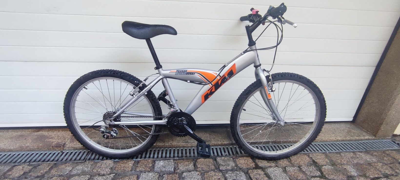 Bicicleta KTM para adolescente roda 22"