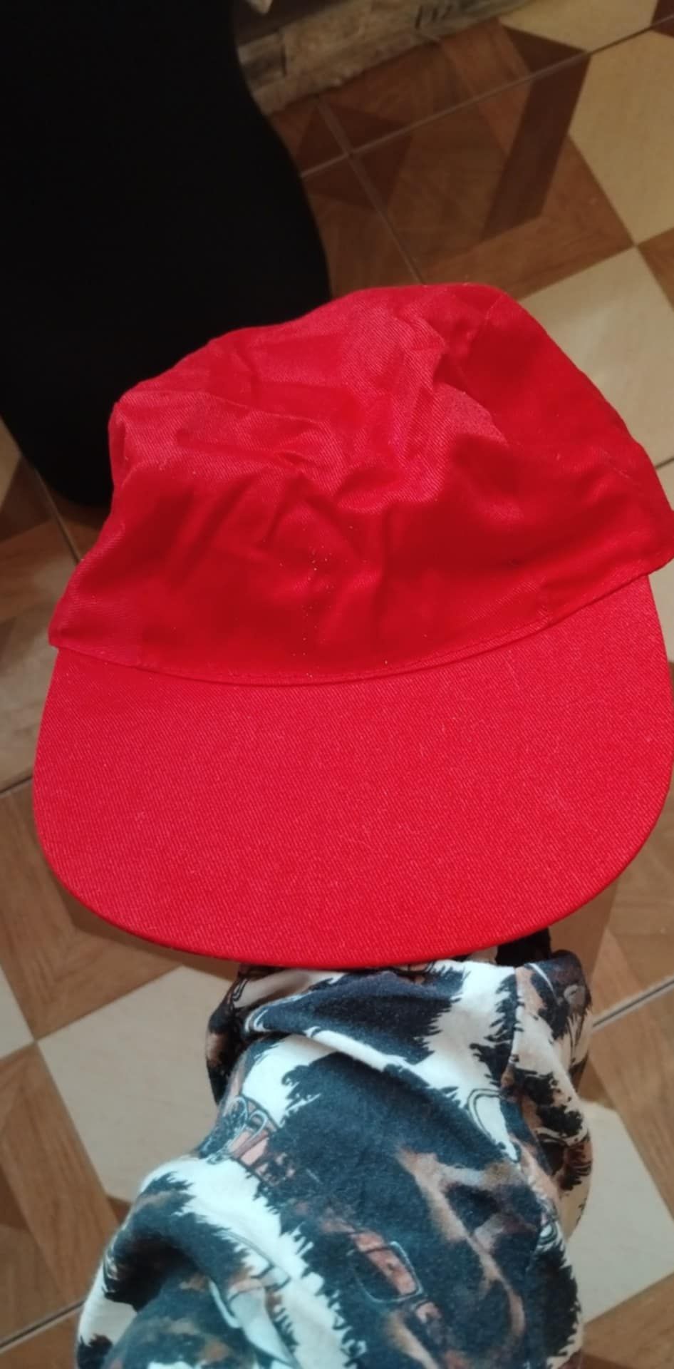 Czapka damska z daszkiem