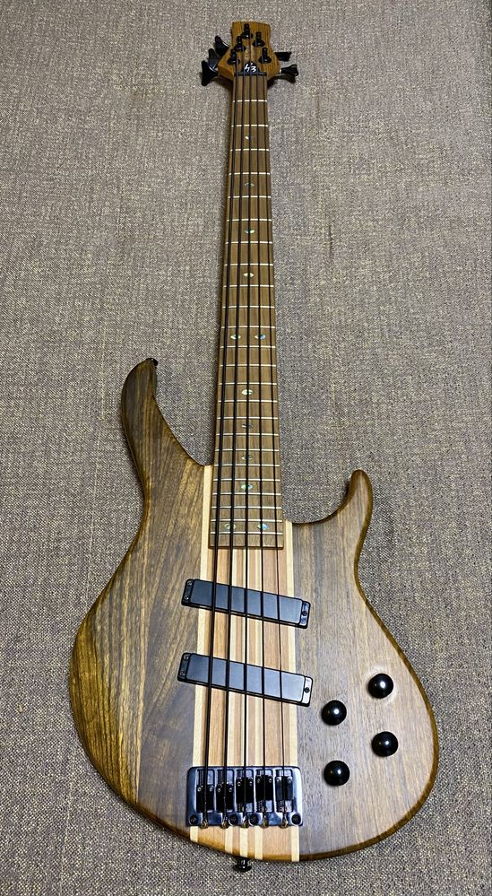 Бас гітара.5 Струн HARLEY BENTON