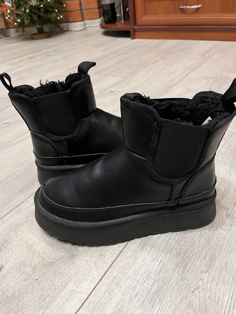 Ботинки типу UGG