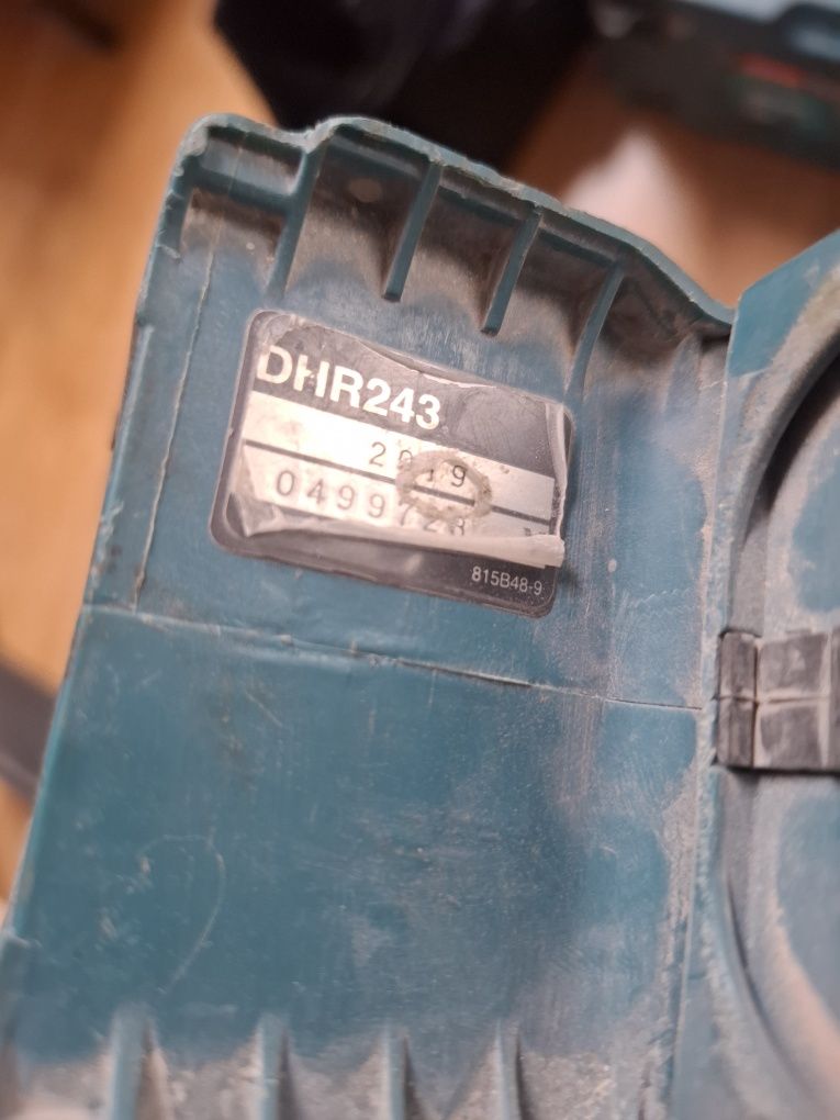 Wiertarka udarowa makita DHR 243
