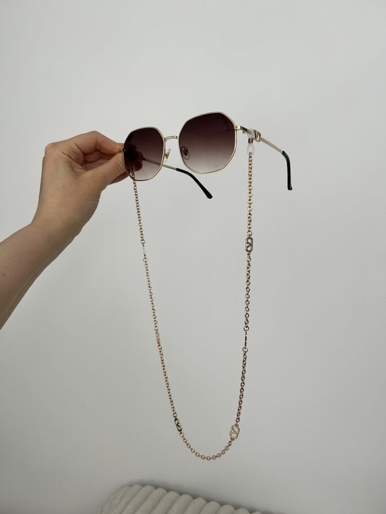 Okulary przeciwsłoneczne na łańcuszku „valentino”  V brąz