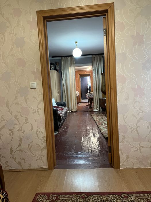 Продам 1/2 будинку смт. Борова