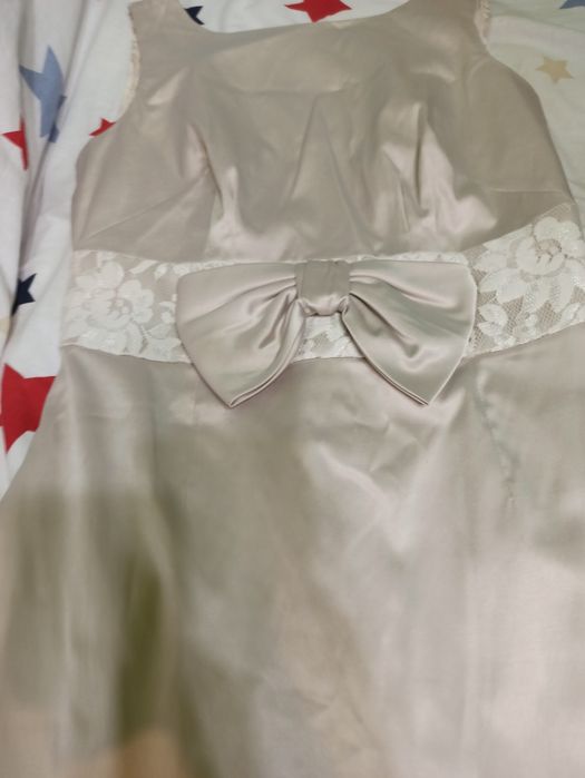 Sukienka kremowa z kokardą