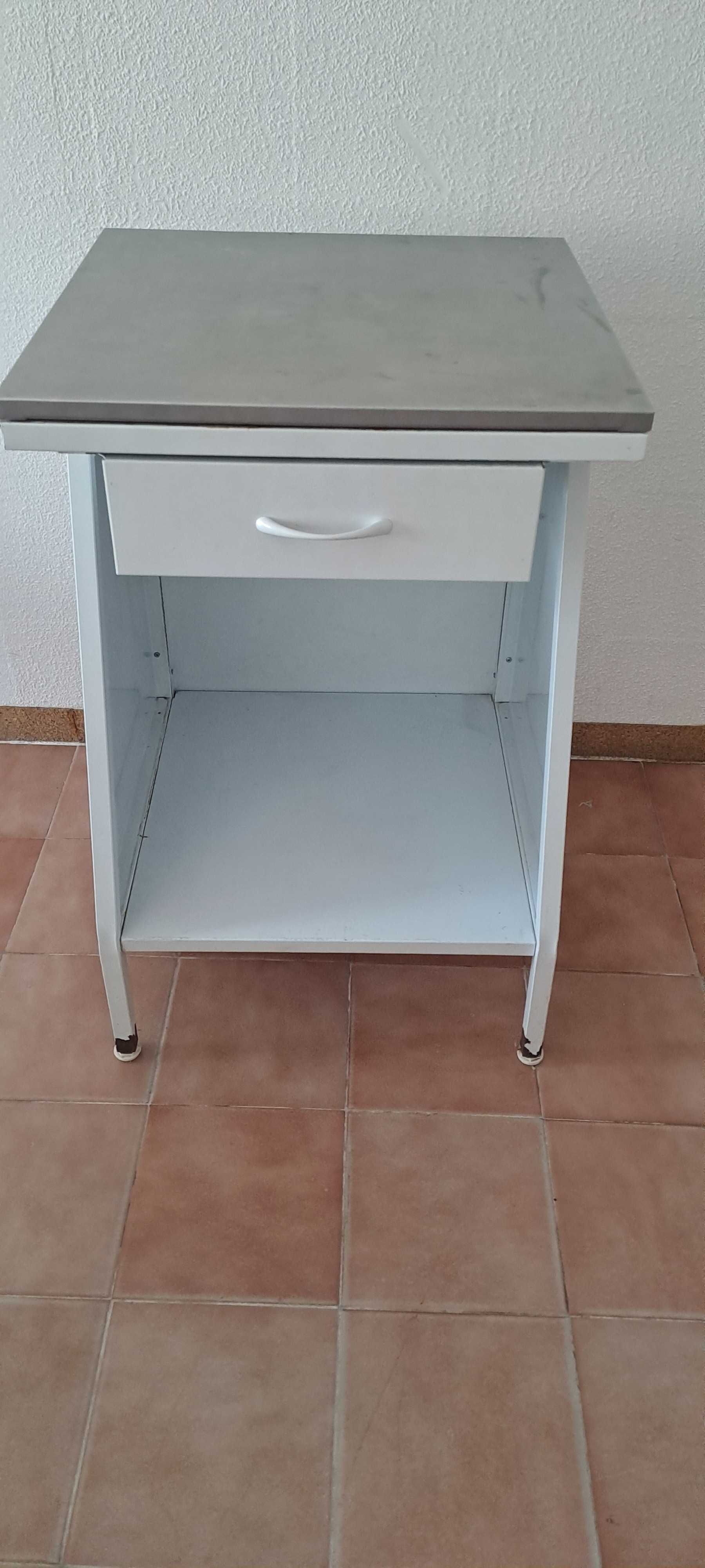 Mesa de Apoio para Registadora