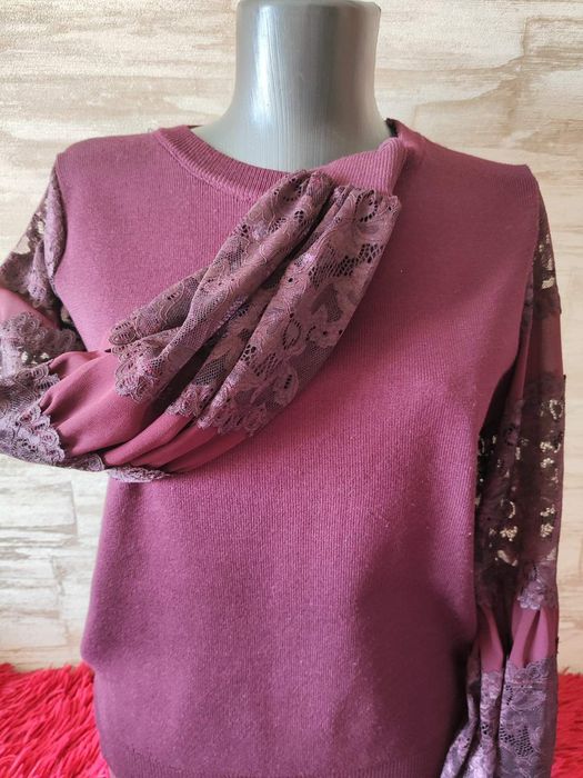 Гарний светрик на зріст 152см