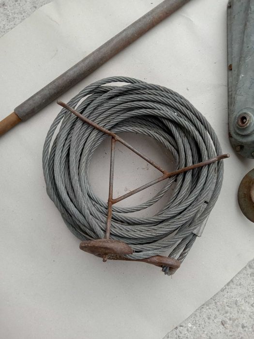 Wyciągarka  - sciągacz  - tirfor  / z liną /