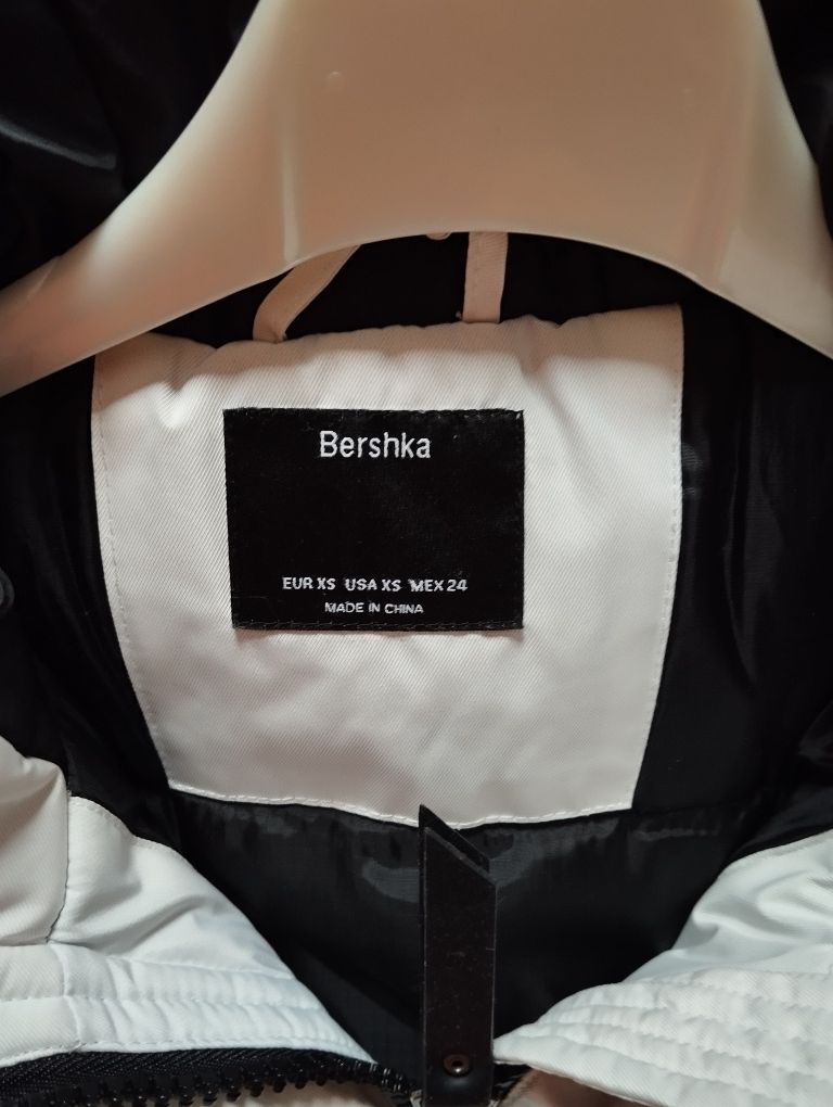 Sprzedam kurtkę damska zimową ,rozmiar XS firmy Bershka stan bardzo do