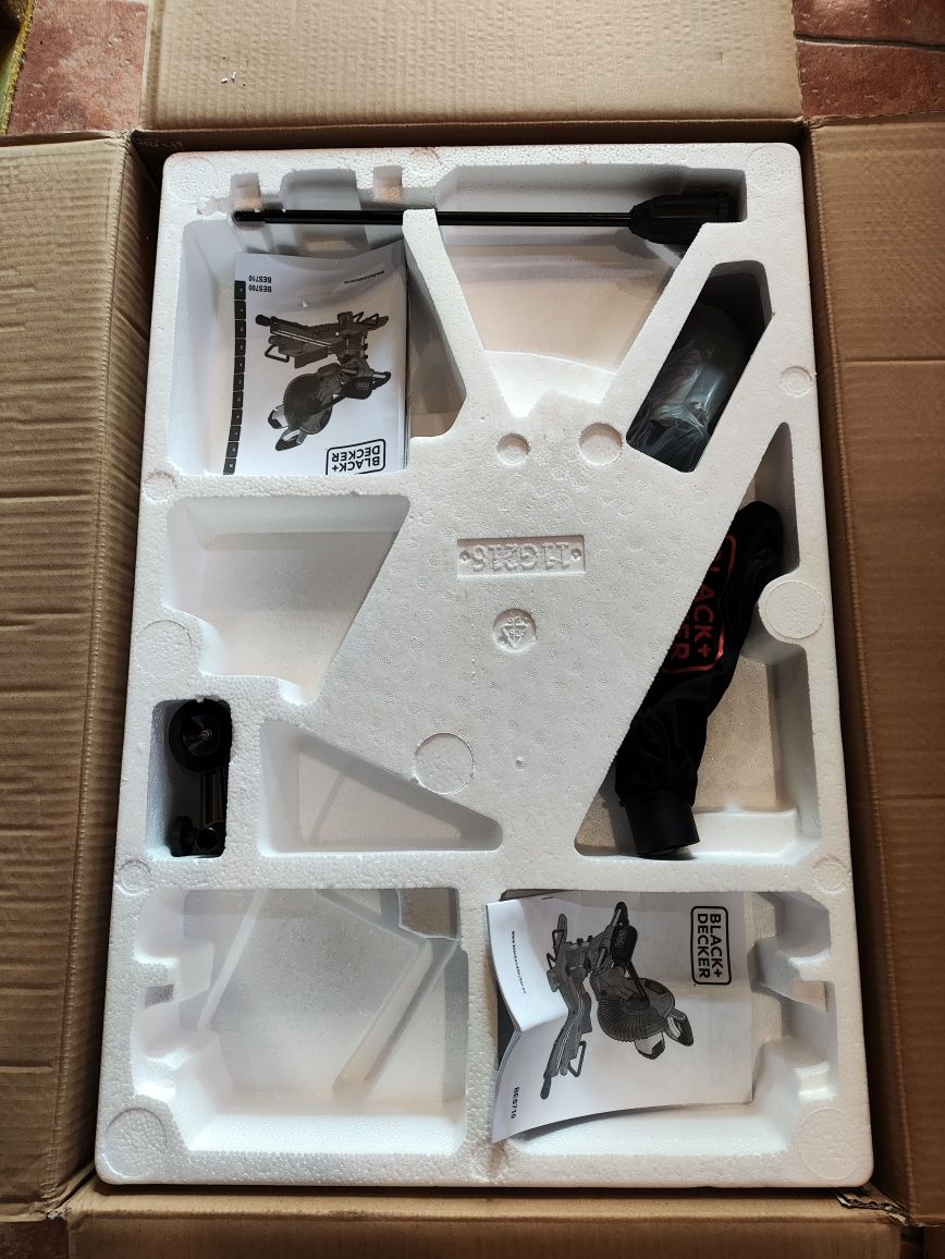 Пила торцовочная сетевая BLACK+DECKER BES700/216мм/XPS/1.6кВт/гар2/Дне
