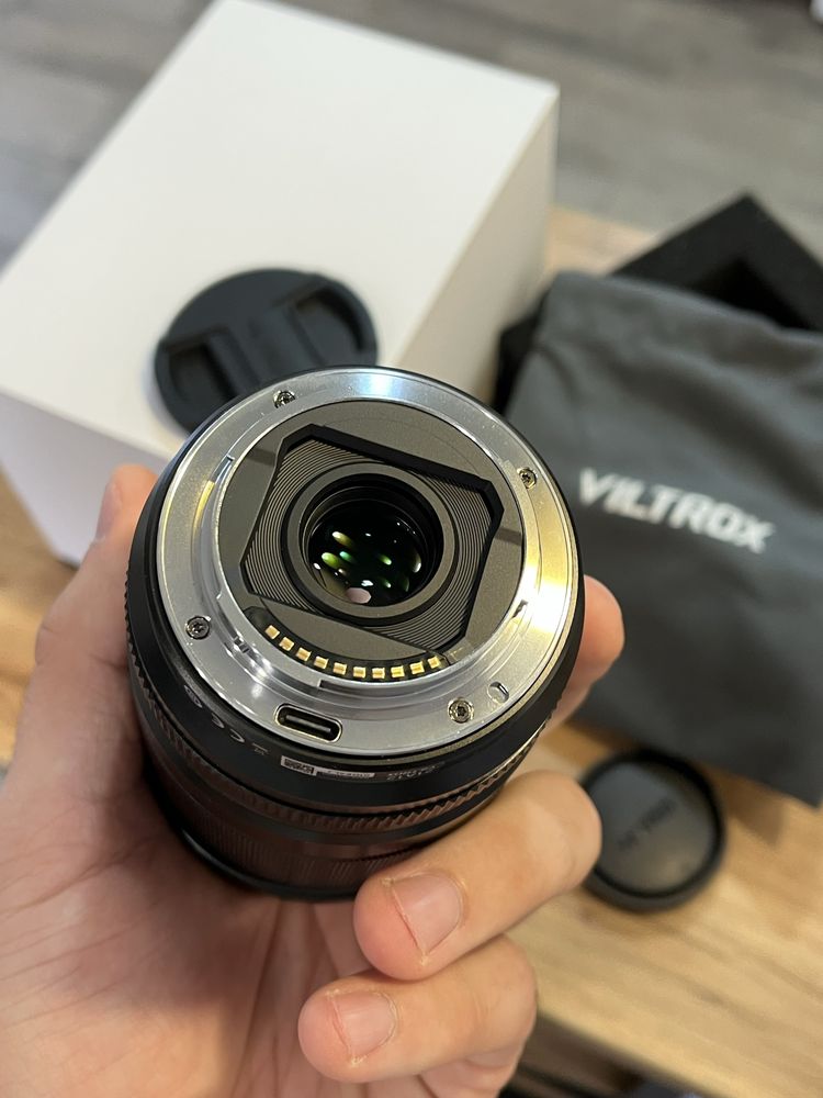 Обʼєктив Viltrox AF 13mm f/1.4 для Sony E Mount