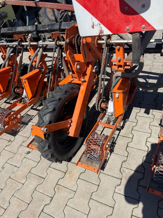 Siewnik do warzyw 6rzędowy Stanhay 785