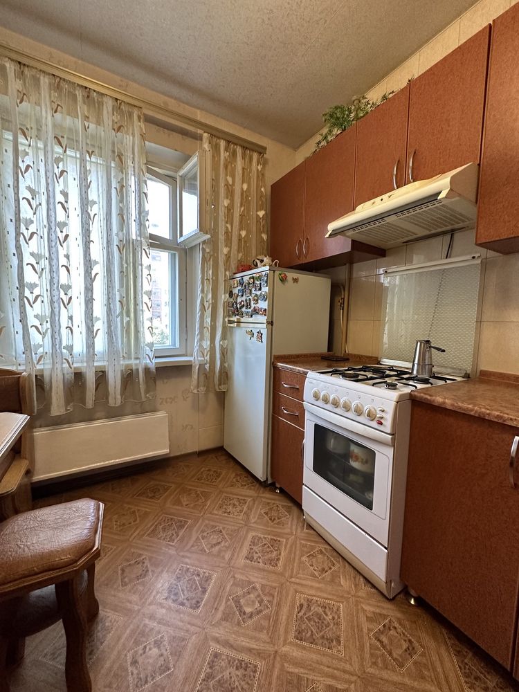 Продаж або Обмін на 2-кімнатну - 4-кімнатна квартира вул. Пухова