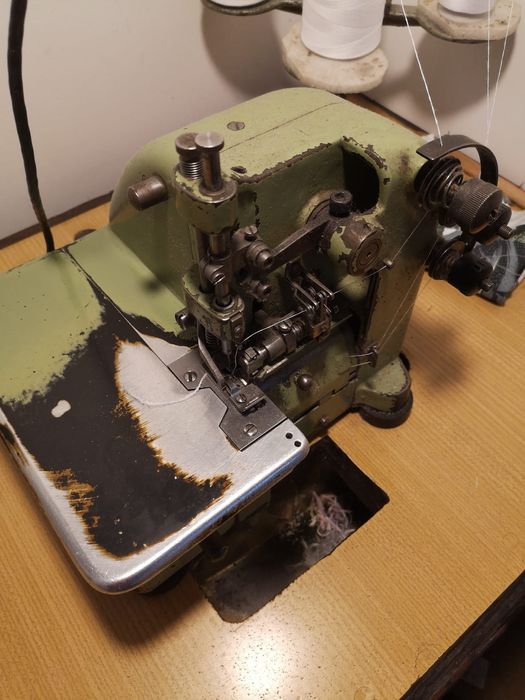Maszyna do szycia overlock owerlok