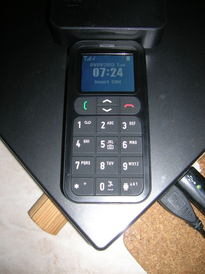 Мобильный телефон MYPHONE с базой-зарядным устройством+фонарик