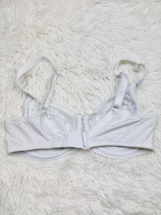 Biustonosz miękki fiszbiny 75D biały