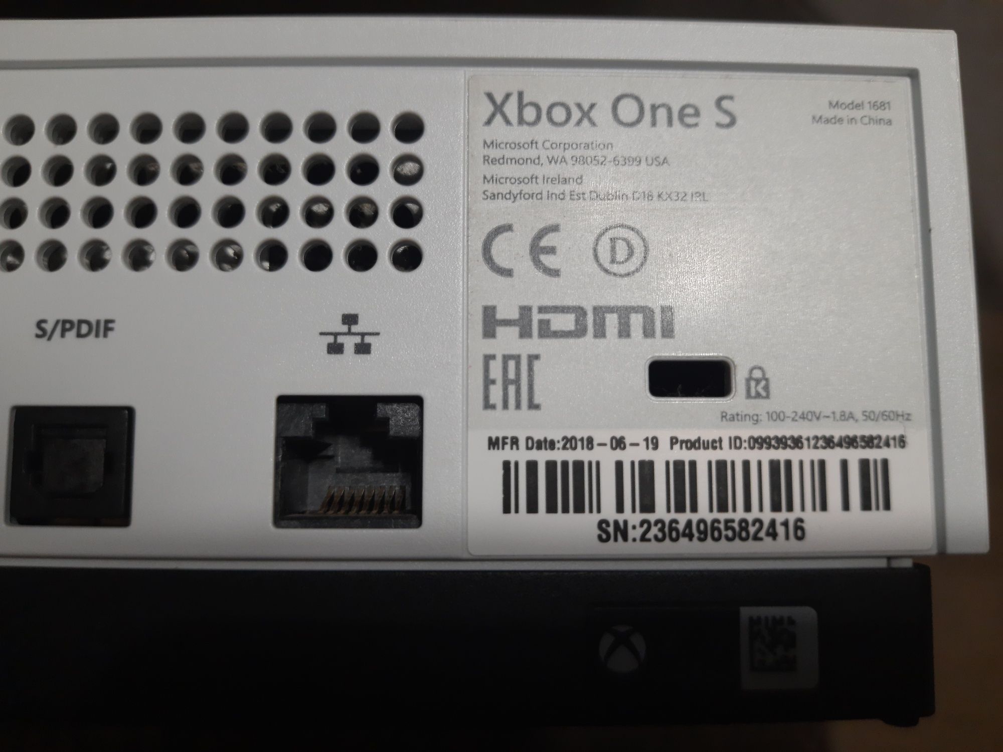 Xbox One S 1tb + геймпад