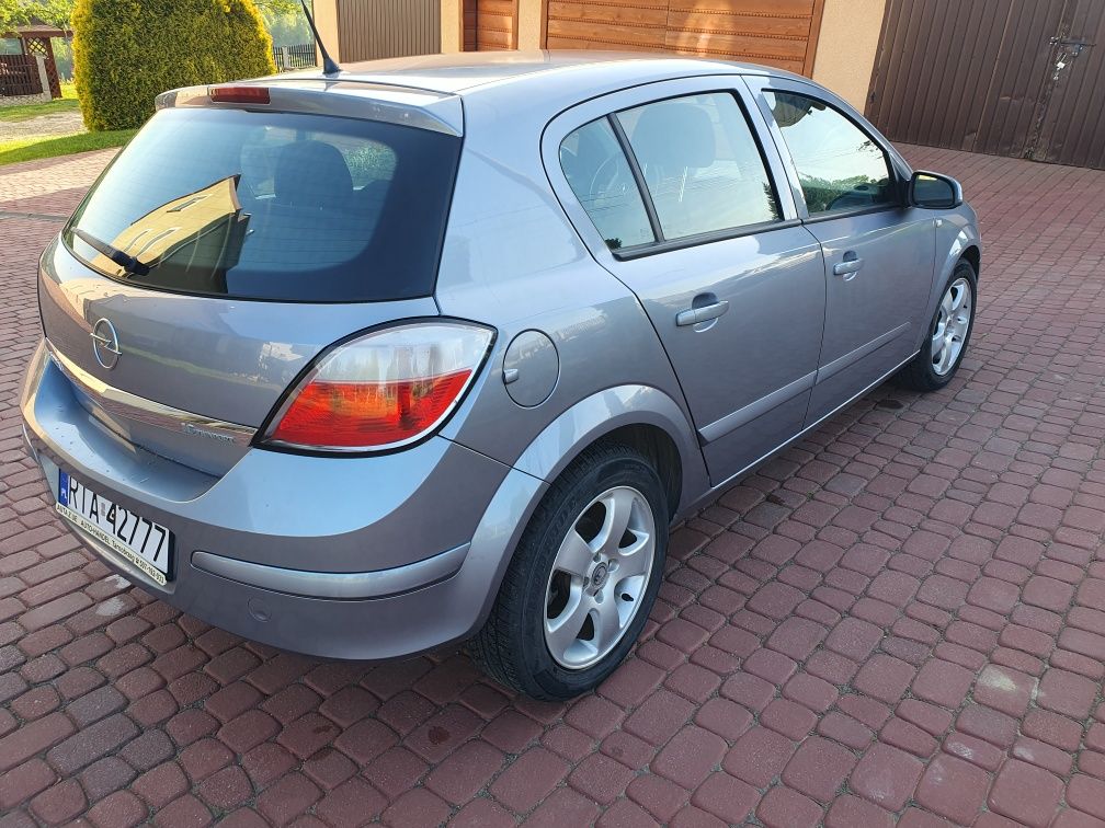 Opel Astra 1.6 hatchback