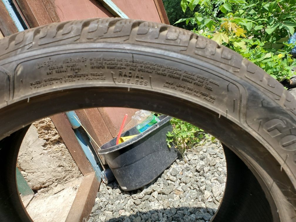 Резина  235/45/18 R18 Goodyear 4шт