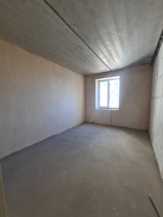 Велика світла двокімнатна квартира