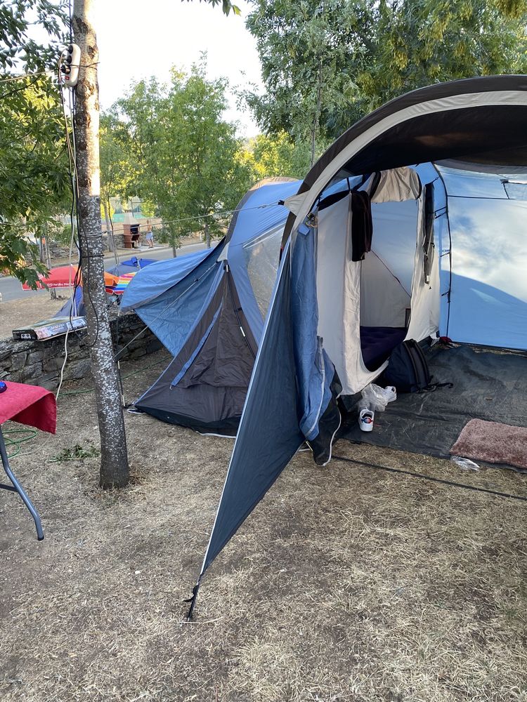 Oportunidade. Tenda Quechua 2 quartos + sala + avançado