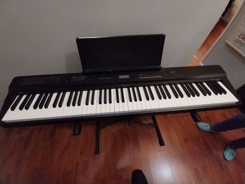 Piano CASIO PX-3BK com suporte