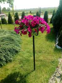 Kwietnik,stojak na wiszące kwiaty do ogrodu