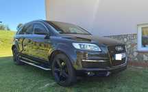 AUDI Q7 anglik czarny 7 osobowy