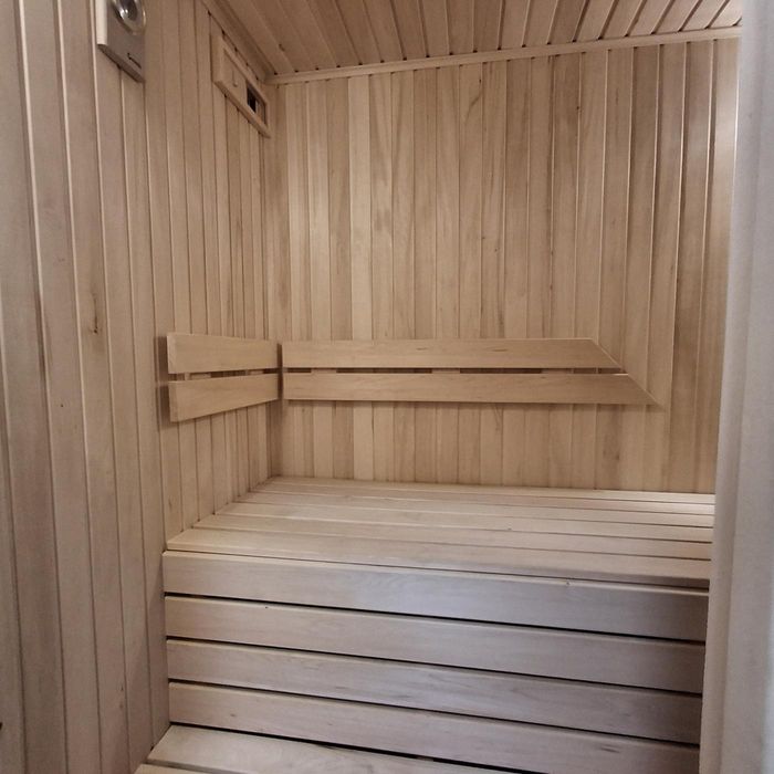 Дом-дача в Подгородном cо своим берегом и баней