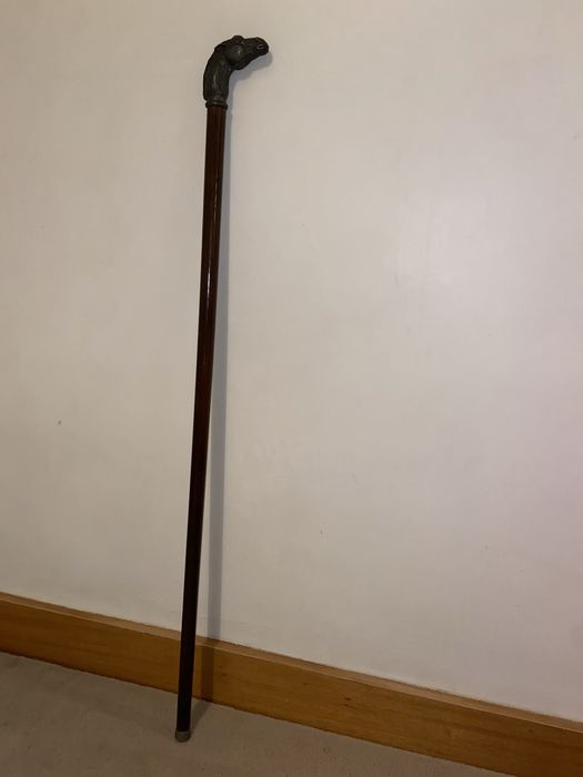 Bengala antiga com castão em estanho