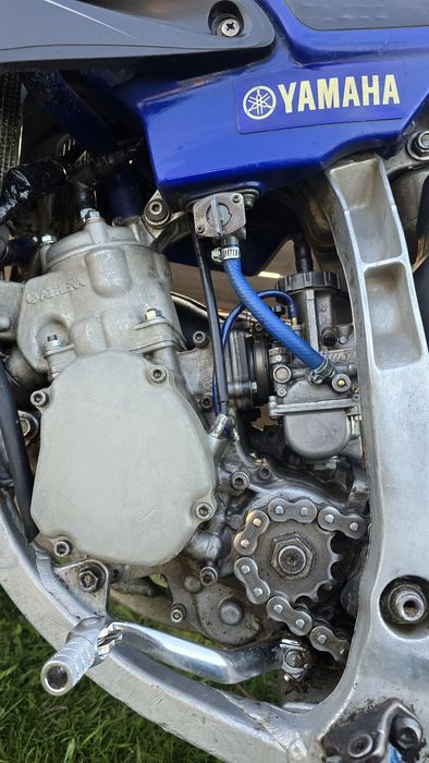 Yamaha yz 125 dwa komplety plastików