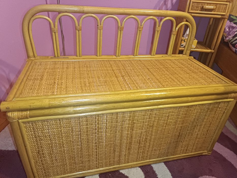 Piękna skrzynia rattanowa