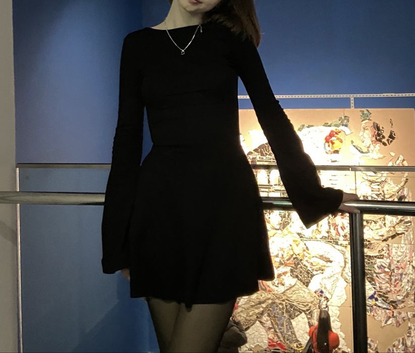 чорні міні сукня з відкритою спинкою