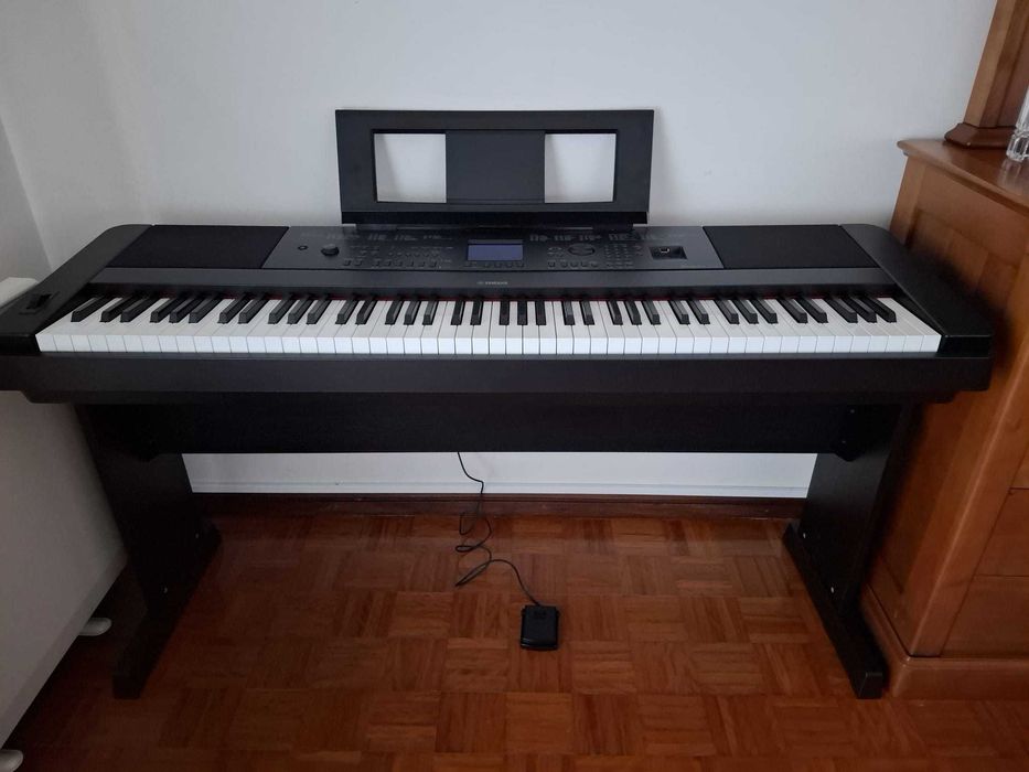 Teclado Yamaha DGX-660B