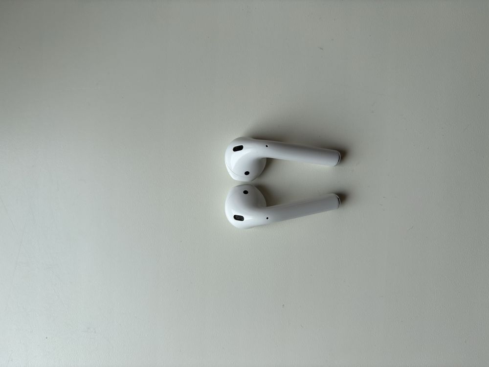 продам наушники AirPods 2