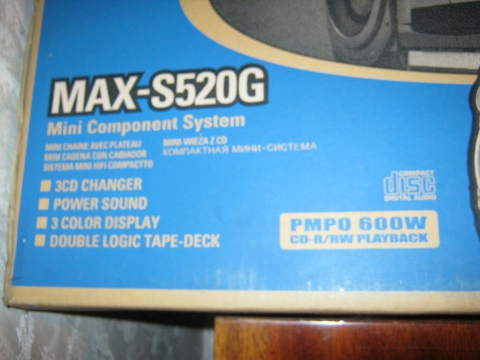 Музыкальный центр Samsung MAX-S520G.
